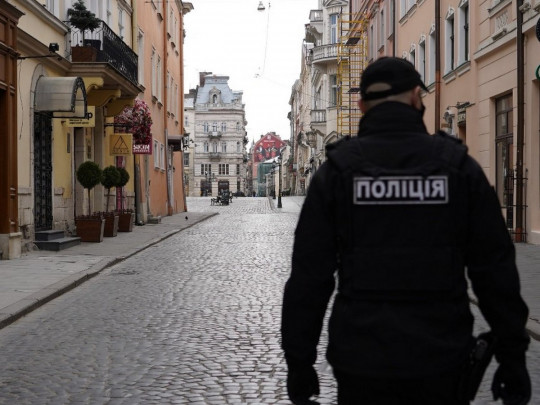Кабмин рассматривает вариант введения комендантского часа в трех областях