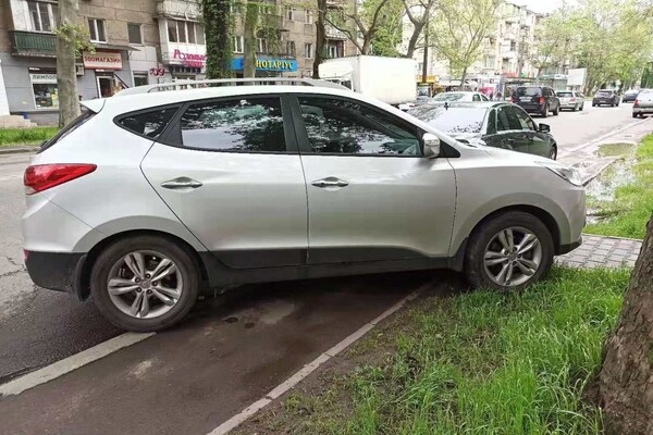 Я паркуюсь как: свежая фотоподборка наглых водителей в Одессе