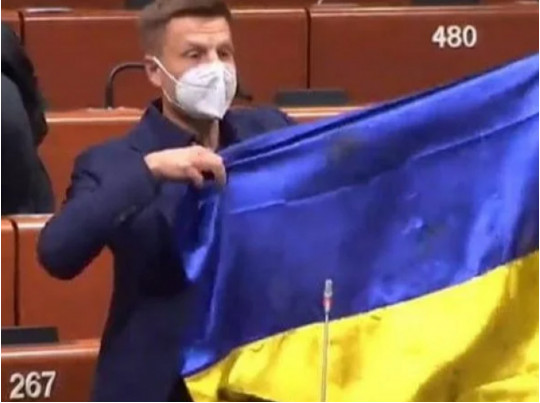 Пожалілися росіяни: українського депутата позбавили голосу в ПАРЄ на 3 місяці