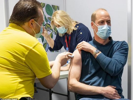 Принц Вільям отримав першу дозу щеплення проти ковіду
