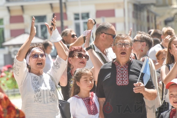 По Одессе прошёл марш вышиванок