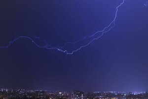 Двойная радуга, грозовые молнии и огненный закат: одесситы наблюдали удивительные явления