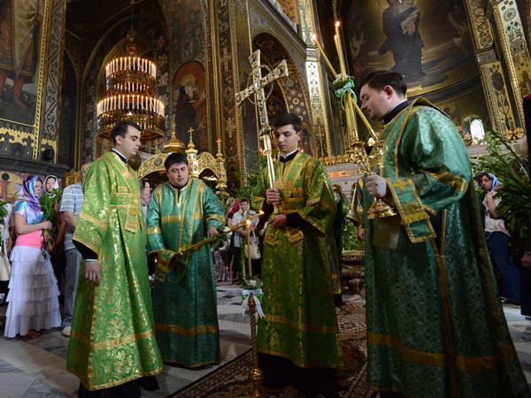 Трійця: що можна і чого не можна робити у святкові дні