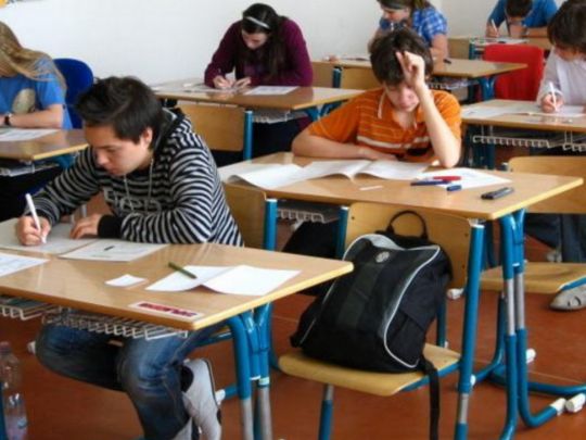 У Чехії під час занять майже два десятка школярів знепритомніли: що сталося