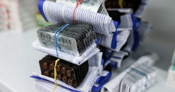 В Украине запретили продавать лекарства несовершеннолетним