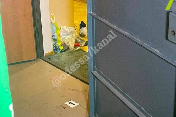 С окровавленными руками: в Одессе задержали подозреваемого в убийстве