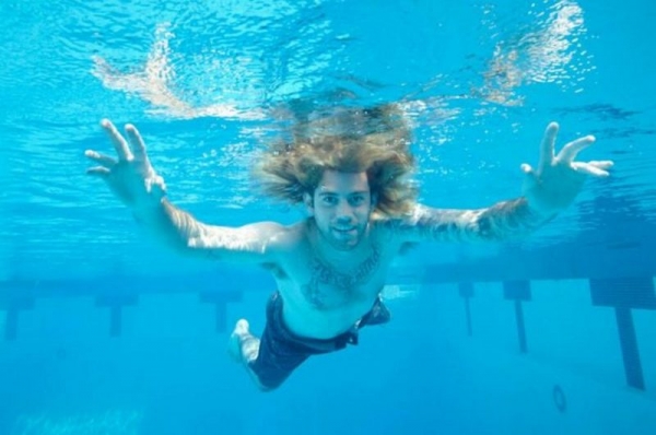 Младенец с обложки легендарного альбома Nirvana выступил с неожиданным обвинением