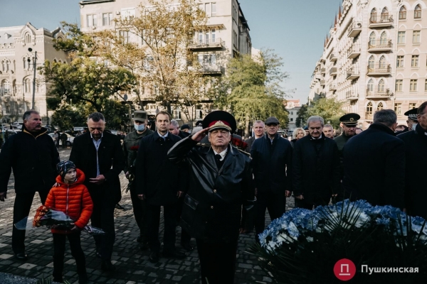 В Одессе почтили памятников защитников Украины. Фоторепортаж