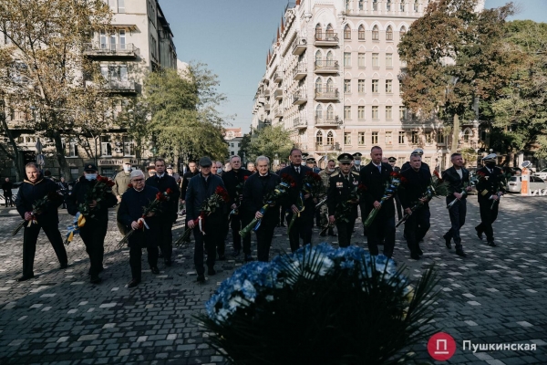 В Одессе почтили памятников защитников Украины. Фоторепортаж