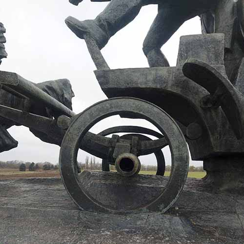 «Легендарная тачанка» в Каховке пострадала от охотников за металлоломом