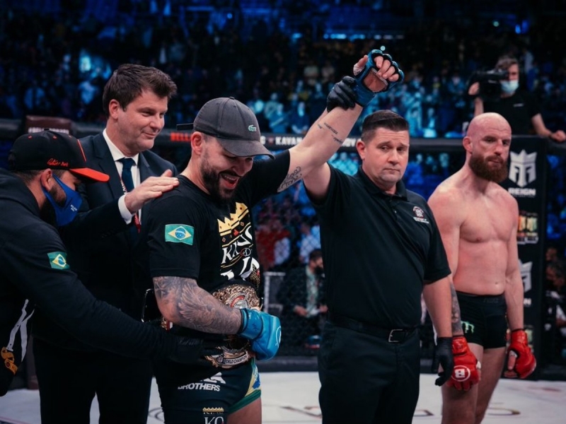 Пітбуль побив суперника в чемпіонському бою Bellator 270: відео нищівного нокауту