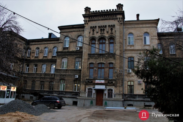 Валиховский корпус инфекционки ждет реставрация за 195 миллионов: что будут делать и как памятник архитектуры выглядит сейчас