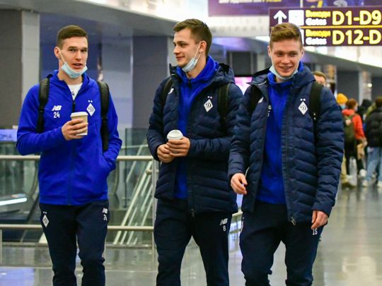 Без Кендзьори та Супряги: «Динамо» із затримкою вилетіло на матч Ліги чемпіонів із «Бенфікою»