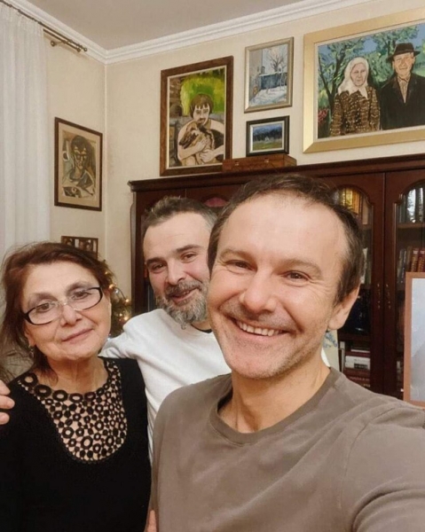 Вакарчук во Львове колядовал с вертепом