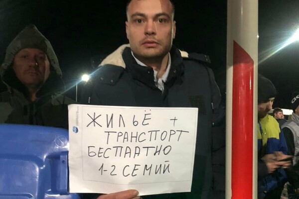 На границах с Румынией и Молдовой принимают беженцев: им все помогают 