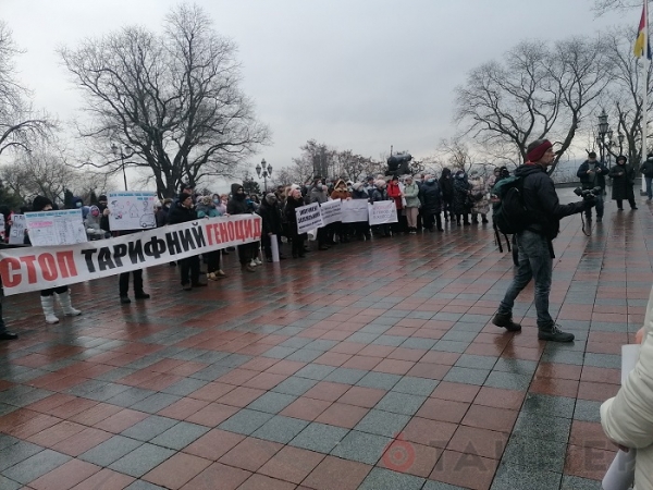 Перед мэрией Одессы проходят сразу три митинга