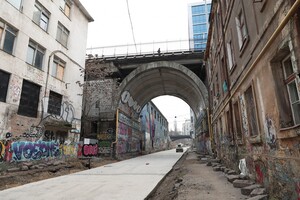 Мэр Одессы хочет прикрыть баннерами руины на Деволановском спуске
