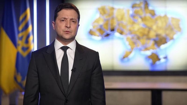 Срочное видеообращение к украинцам: Зеленский ввел военное положение