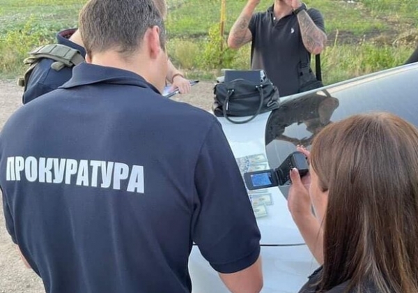 В Одесской области сотрудник ГМС помогал бежать за границу военнообязанным