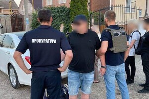 В Одесской области сотрудник ГМС помогал бежать за границу военнообязанным