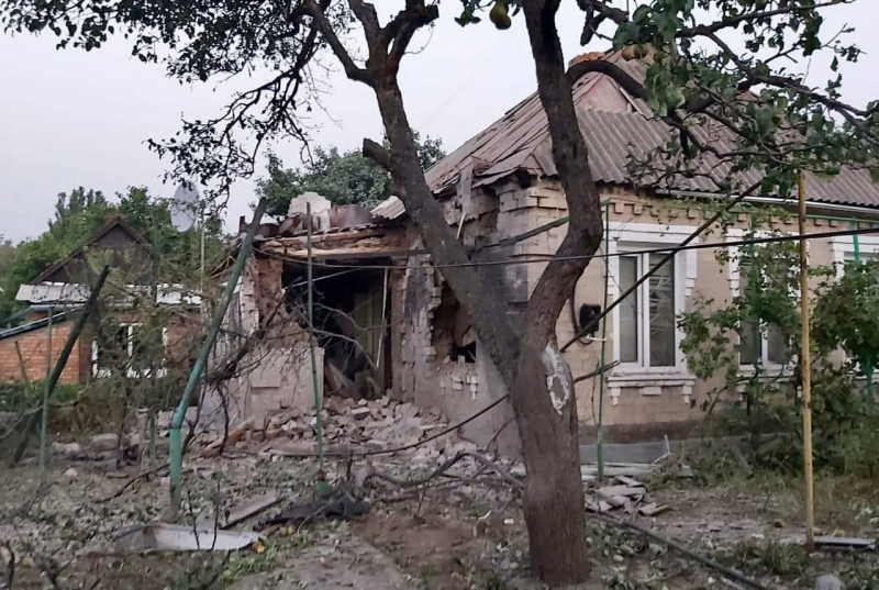 Під прицілом — магазини, аптеки, школи: рашисти завдали масованого ракетного удару по Дніпропетровщині (фото)