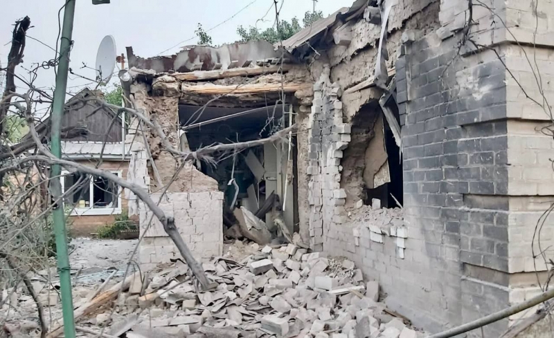 Під прицілом — магазини, аптеки, школи: рашисти завдали масованого ракетного удару по Дніпропетровщині (фото)