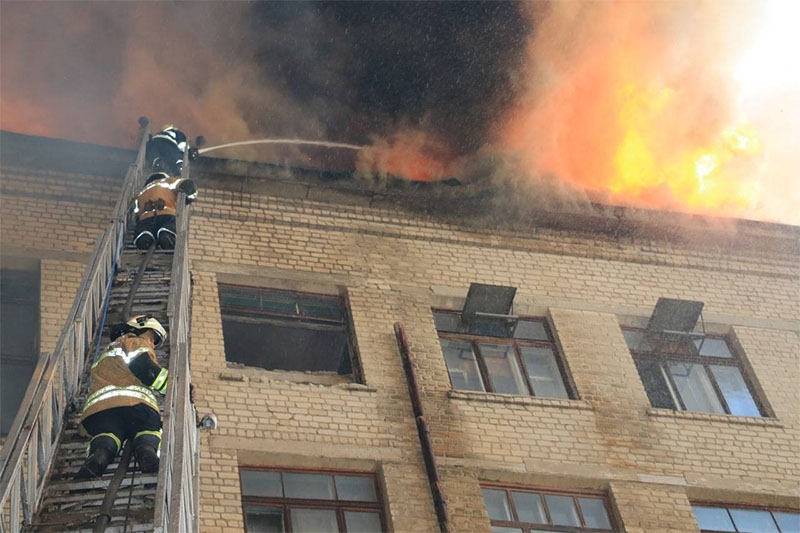 Російський ворог вночі обстріляв Дніпропетровську та Харківську області: є жертви