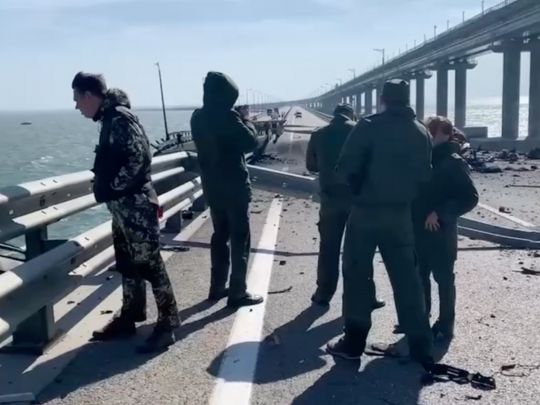 Змушені визнати «транспортний колапс»: стала відома реальна ситуація на Кримському мосту після вибухів