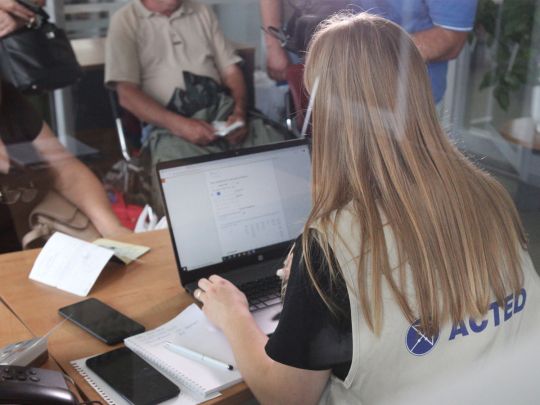 Міжнародна організація ACTED відновлює виплати грошової допомоги українцям: як отримати 6600 грн