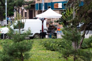 Парк Победы незаконно заставили аттракционами