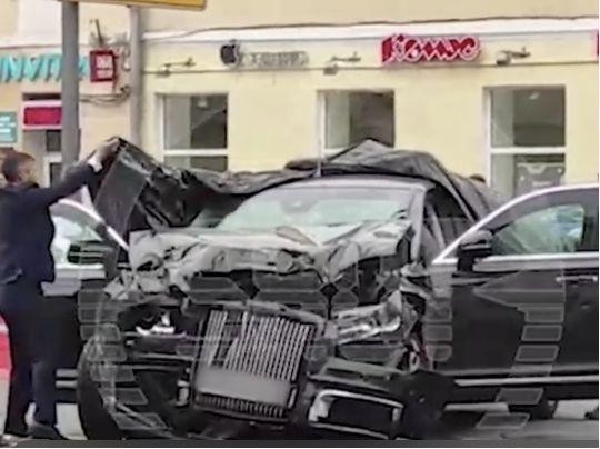 В центрі москви авто «патріарха» кирила попало в ДТП, є постраждалий (відео)