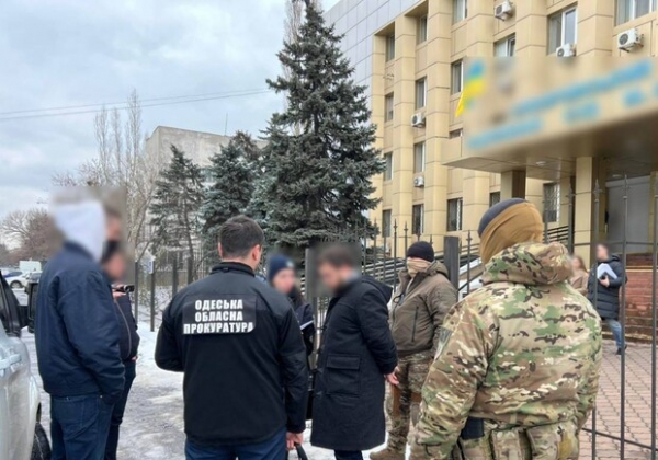 В Одессе помощник судьи за взятку "сливал" информацию о запланированных обысках