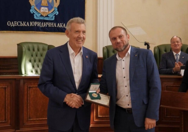 Директора одесского НАБУ отстранили из-за фотографии с Киваловым