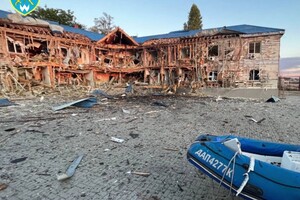 Последствия ночной атаки на Одессу: обломки беспилотника упали на яхт-клуб