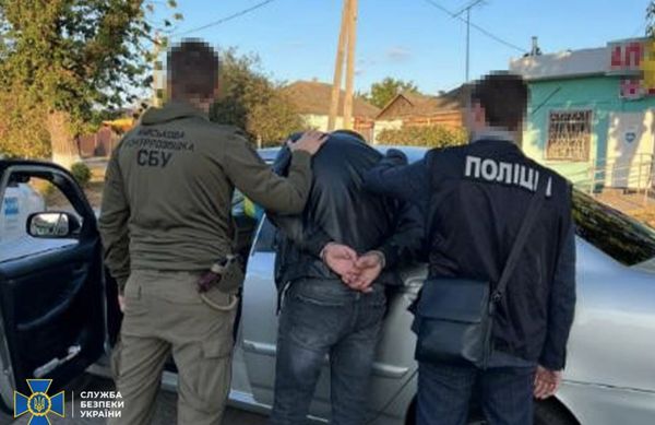 Пропонували фіктивне одруження на особах з інвалідністю і не тільки: СБУ заблокувала 4 схеми виїзду ухилянтів за кордон