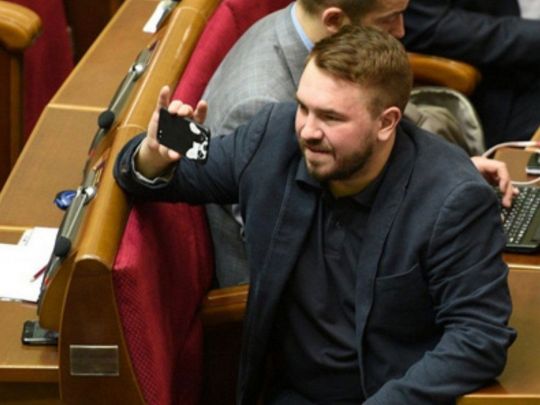 В Україні масово закривають гучні корупційні справи завдяки «правкам Лозового»: кому це може бути вигідно?
