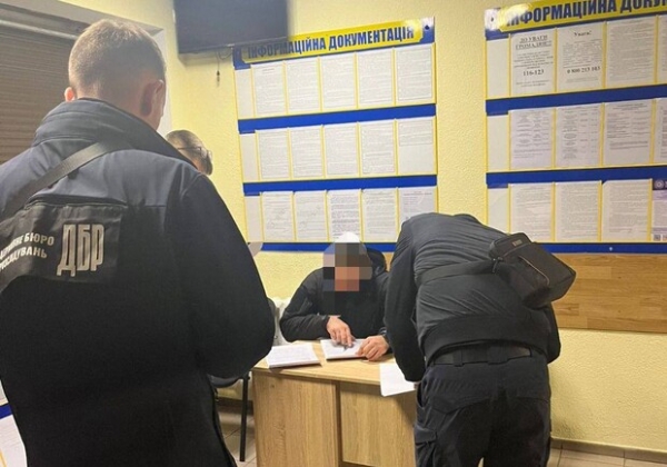 Жесткое вручение повестки в Радужном: в ГБР занялись инцидентом 