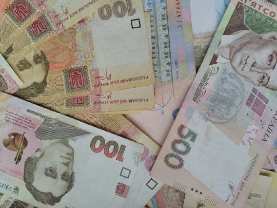 Частині українців зменшать пенсії у 2024 році: кому та чому