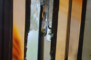 В трамвае пьяный хулиган напал на женщину-водителя и избил ее