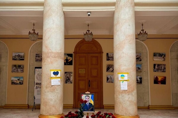 В Одессе провели в последний путь бывшего первого заместителя мэра Сергея Тетюхина, который погиб от российскй ракеты