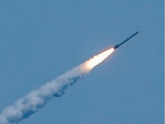 Ракета окупантів знову потрапила до багатоповерхівки у Харкові: є жертви (фото)