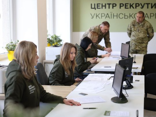 Альтернатива ТЦК: в Міноборони пояснили, куди ще можуть звертатися чоловіки після отримання повістки