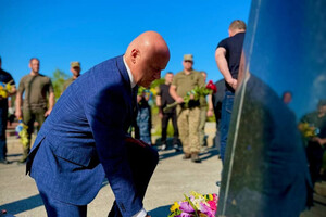 Забег в вышиванках и почтение памяти Героев: как Одесса отмечает День Независимости