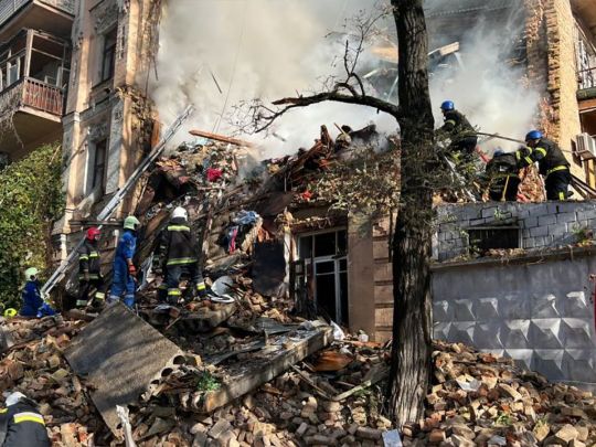 У Сумах є загиблі після удару окупантів по медустанові (фото)