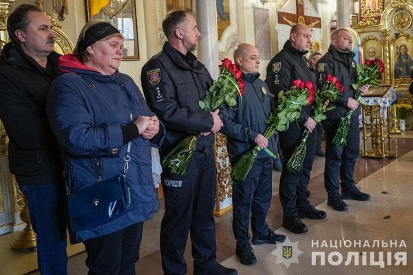 В Одессе простились с полицейским, который получил тяжелые ранения во время обстрела города 18 ноября