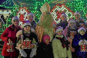 В Одессе открыли главную елку города: фотоотчет