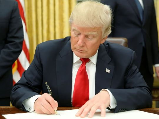 Україна в найближчі місяці залишиться без допомоги США: Трамп підписав відповідний указ