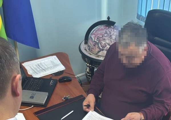 Вымогал у предпринимателя 12 тысяч долларов: в Одесской области главу поселкового совета разоблачили во взяточничестве