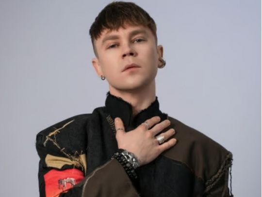 Артем Пивоваров зустрівся з Валерієм Залужним і «запалив» глядачів у Лондоні (відео)