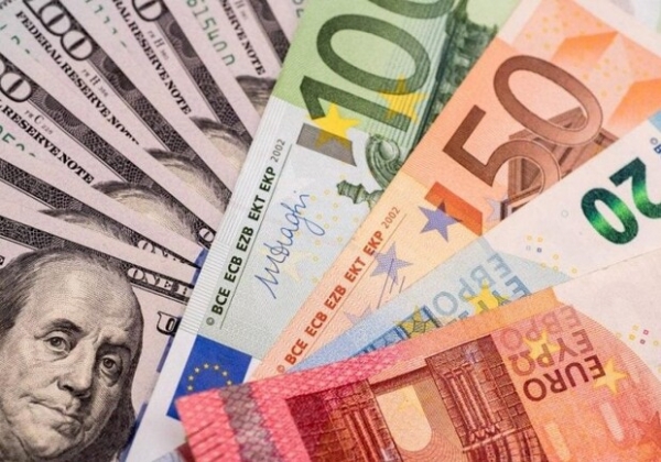 Курс валют в Украине 12 марта 2025: сколько стоит доллар и евро
